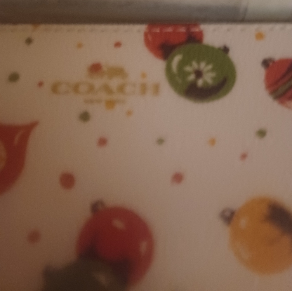 COACH NWT XMAS ORNAMENT PRINTED WRISTLET 🎅 4X6 - Picture 3 of 6